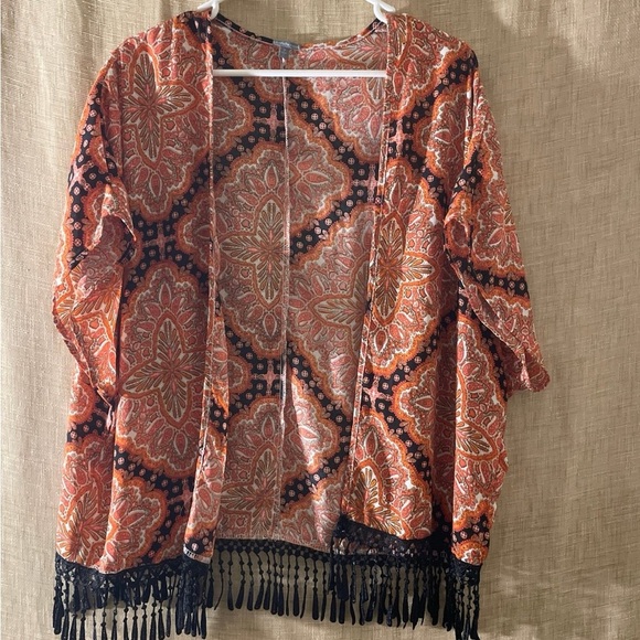 Charlotte‎ Russe Kimono size Medium orange, black, pink, brown pattern - Picture 1 of 4